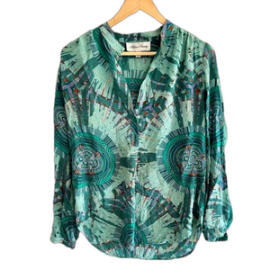 Fifteeen twenty pull on collarless pattern blouse green blue size medium